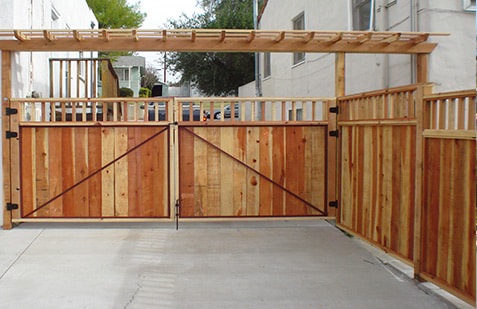 LA Construction Craft custom fence and RV gate with decorative arbor